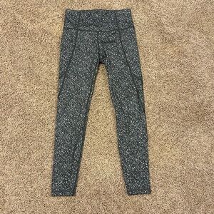 Athleta Salutation Stash Pocket Leggings